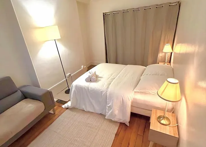 Apartment Yzy Loc Moulin-rouge