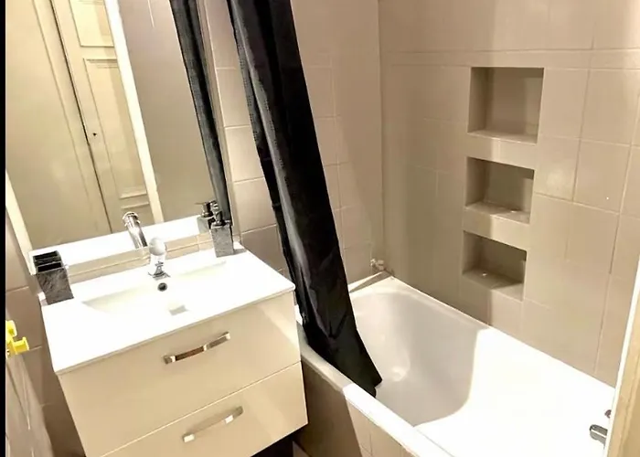 Yzy Loc Moulin-rouge