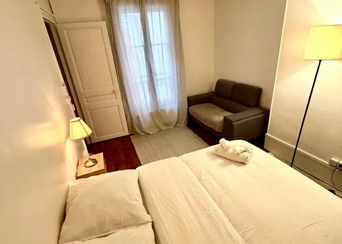 Yzy Loc Moulin-rouge פריז